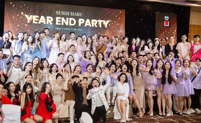 chi phí tổ chức tiệc tất niên