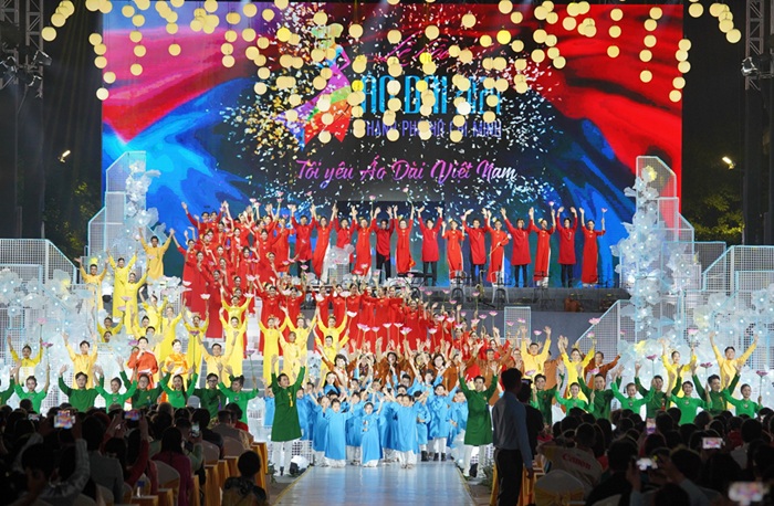 Phố đi bộ Nguyễn Huệ