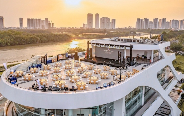 Tiệc nướng BBQ ngoài trời