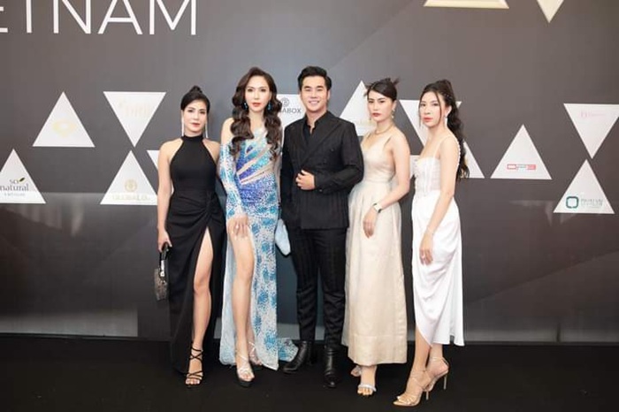 lễ khai trương thẩm mỹ viện