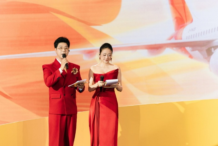 MC chuyên nghiệp, dẫn dắt nhẹ nhàng, có chiều sâu