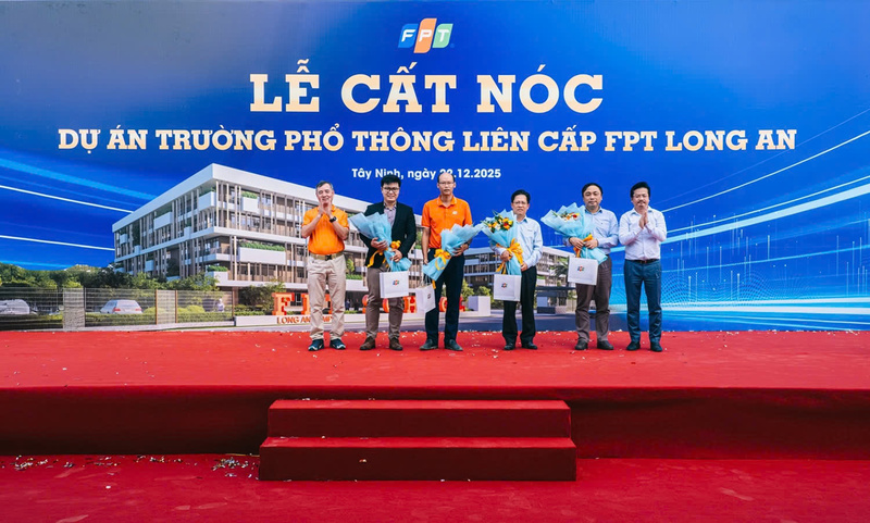 lễ cất nóc trường FPT Long An