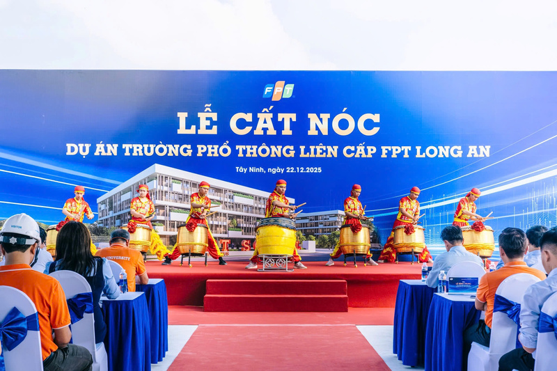 lễ cất nóc trường FPT Long An