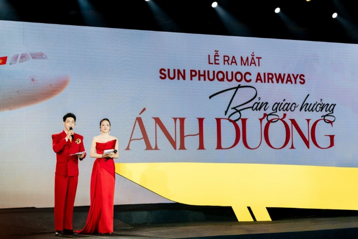 Chuẩn bị MC và nhân sự sự kiện: lễ tân, đón khách, điều phối