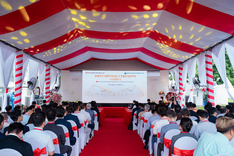 Đón tiếp đại biểu và khởi đầu chương trình