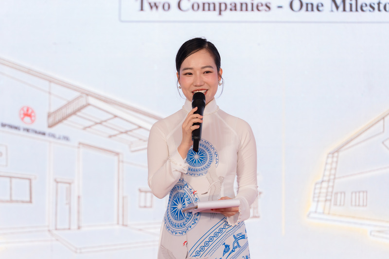 MC khai mạc chương trình
