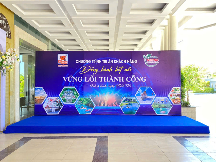 Backdrop chụp ảnh (Photo Booth) tương tác độc đáo cho khách mời