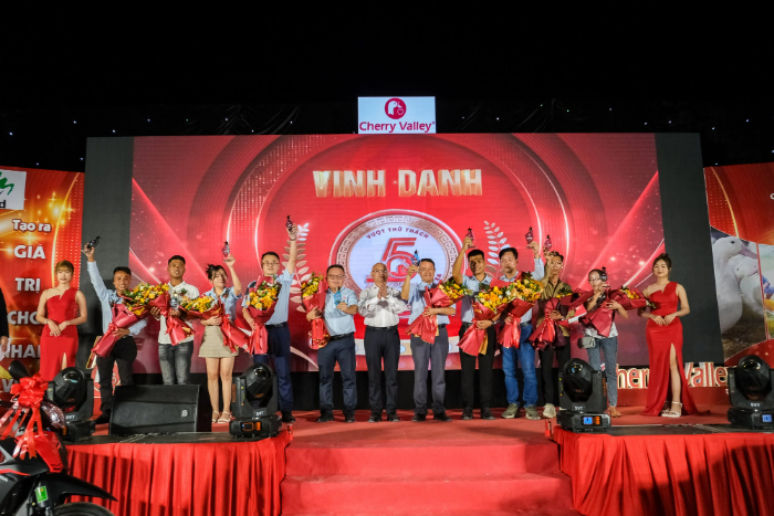 Backdrop gala dinner phong cách sang trọng, đẳng cấp