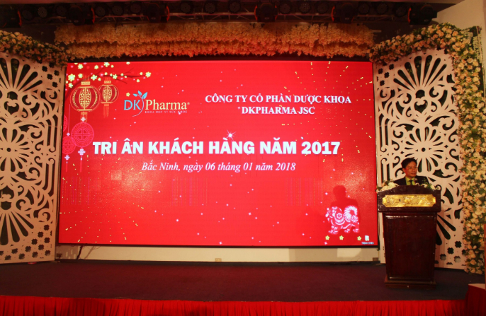 Backdrop gala dinner hiện đại tối giản