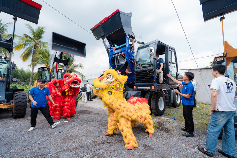 Tham quan cơ sở vật chất và tiệc giao lưu