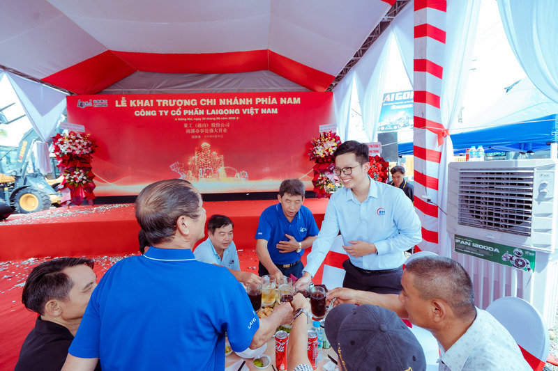 Tham quan cơ sở vật chất và tiệc giao lưu