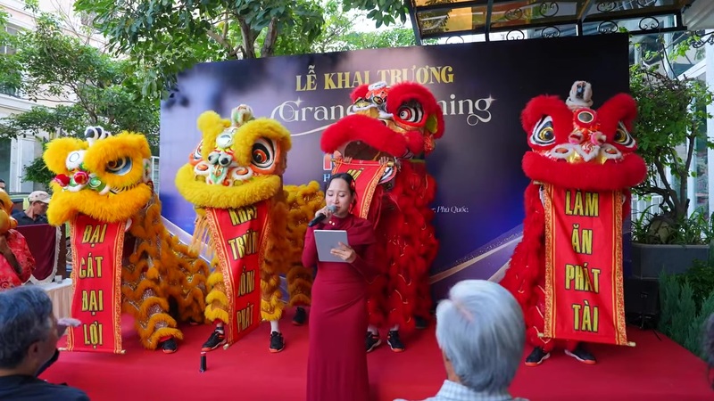 Tiếp đón khách mời & tiết mục múa lân sôi động khai mạc chương trình
