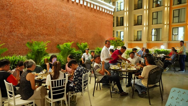 Tiệc giao lưu không gian mở & khởi đầu cho những cái bắt tay chiến lược