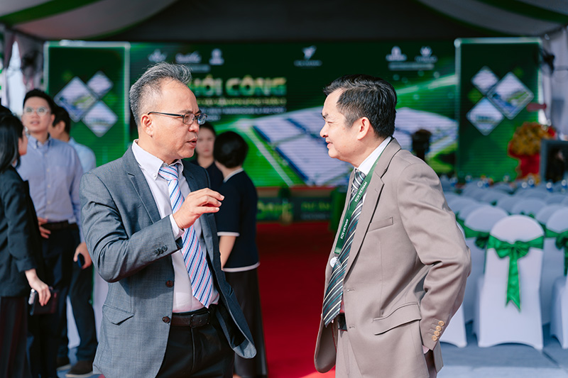 Không gian đón tiếp trước giờ khai lễ