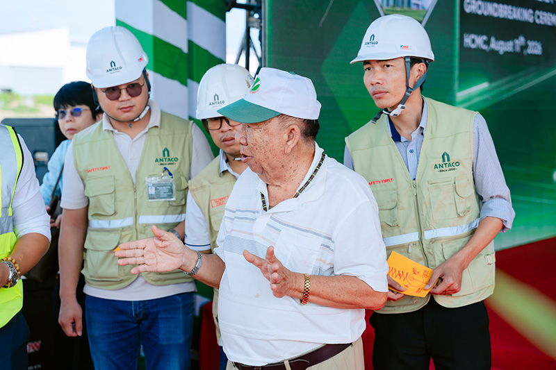 Nghi thức khai lễ và sự hiện diện của các bên tham dự