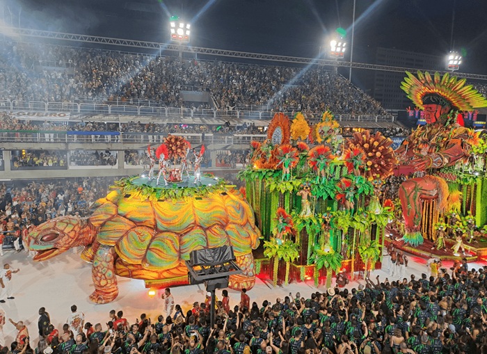 So sánh sự khác nhau cốt lõi giữa Festival và Carnival