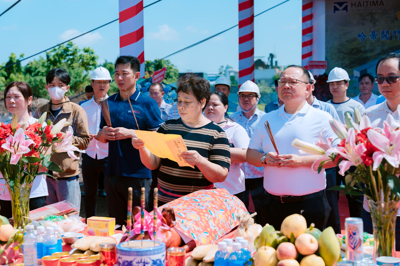 Thời điểm "vàng" phù hợp để chủ lễ đọc bài văn khấn